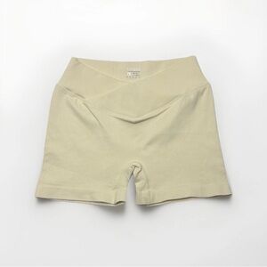 High-Waist Seamless Ribbed Bike Shorts — Cream